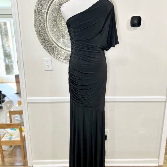 Aidan Mattox black one beaded shoulder maxi dress - Size 10 - Picture 13 of 16